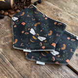 Dark Bee & Boo-tanicals Dribble Bib