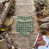 Hunter Tweed Dribble Bib