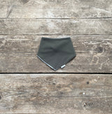 Play Range Dribble Bib