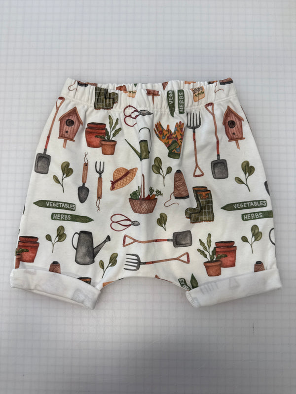 Gardening Rolled Shorts | Ready To Post