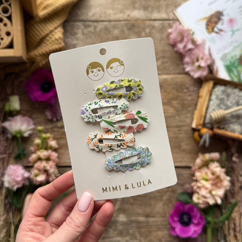 Spring Scalloped Clic Clacs