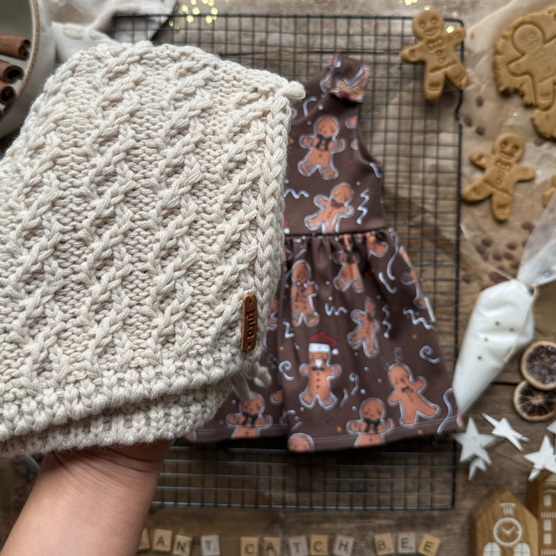 Can't Catch Bee! | Style With Bee | Condor Collars and Bonnets