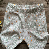PERFECTLY IMPERFECT | Leggings | Daisies