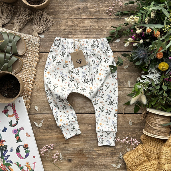 Ditsy Meadow Leggings | Imperfect Print | Ready To Post