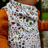 Hop, Skip & Grow Dribble Bib