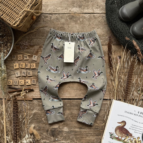 Olive Mallard Harem Leggings