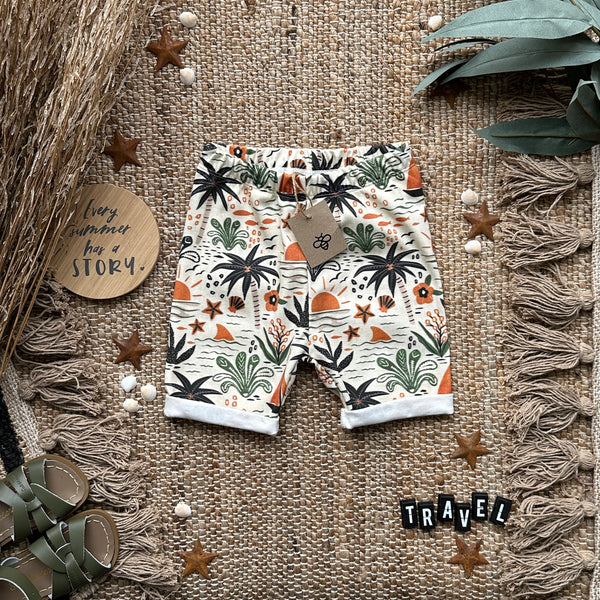 Travel Slim Rolled Shorts | Ready To Post