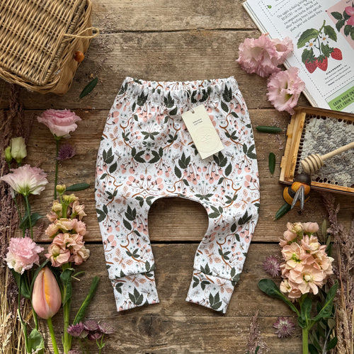 Wild Strawberry Harem Leggings