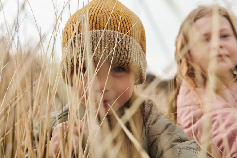 Ezra Beanie | Golden Caramel Oat Mix