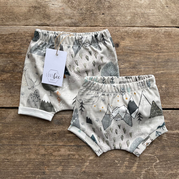 Mountains Rolled Shorts