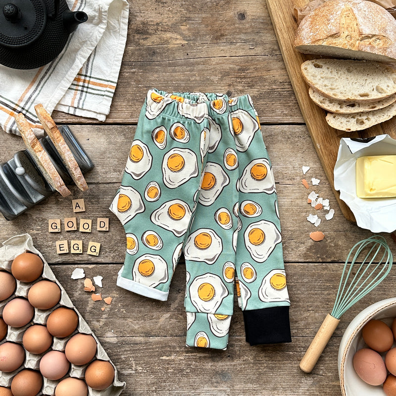 A Good Egg Printed Snood