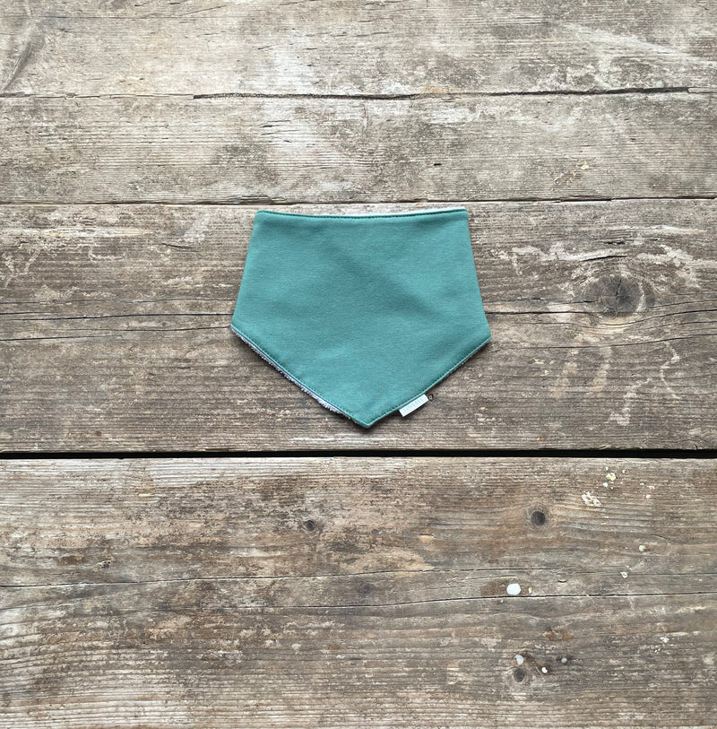 Play Range Dribble Bib